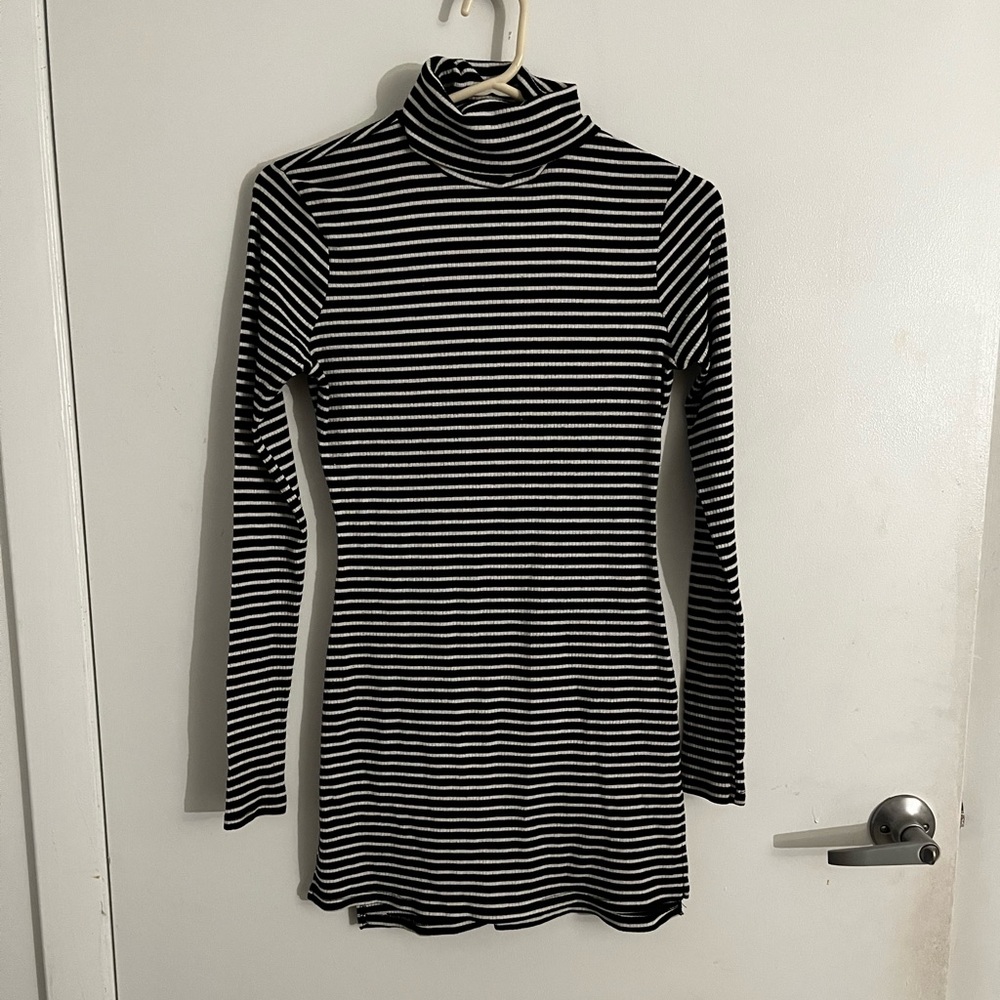 Turtleneck long sleeve shirt with stripes